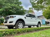 Cần bán Ford Ranger XLS 2.2L 4x2 AT đời 2017, màu trắng, nhập khẩu số tự động