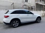 Cần bán Mercedes GLC250 năm 2017, màu trắng