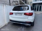 Cần bán Mercedes GLC250 năm 2017, màu trắng