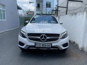 Cần bán Mercedes GLC250 năm 2017, màu trắng