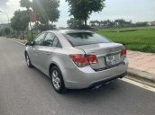 Cần bán gấp Chevrolet Cruze năm 2010, màu bạc chính chủ