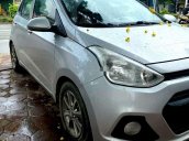 Cần bán gấp Hyundai Grand i10 đời 2015, màu bạc, nhập khẩu chính chủ