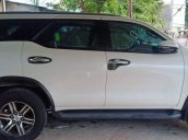 Cần bán gấp Toyota Fortuner năm 2019, màu trắng số tự động, 985tr