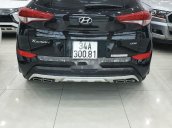 Cần bán xe Hyundai Tucson sản xuất năm 2019, màu đen  