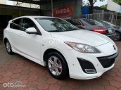 Xe Mazda 3 đời 2017, màu trắng, xe nhập