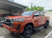 Cần bán xe Toyota Hilux sản xuất năm 2021, màu đỏ, nhập khẩu