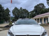 Cần bán Mazda 3 năm 2017, màu trắng xe gia đình giá cạnh tranh