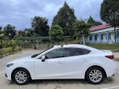 Cần bán Mazda 3 năm 2017, màu trắng xe gia đình giá cạnh tranh