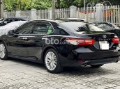 Bán ô tô Toyota Camry 2.5Q năm sản xuất 2020, màu đen, xe nhập