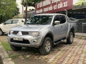 Bán tải Mitsubishi Triton máy dầu, 2 cầu AT - Giá chưa đến 300 triệu