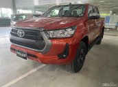 Cần bán xe Toyota Hilux sản xuất năm 2021, màu đỏ, nhập khẩu