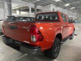 Cần bán xe Toyota Hilux sản xuất năm 2021, màu đỏ, nhập khẩu