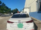 Bán xe Hyundai Elantra 2018, màu trắng, 495 triệu