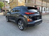 Cần bán xe Hyundai Kona năm 2020, màu đen còn mới, giá 619tr