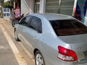 Cần bán xe Toyota Vios AT sản xuất năm 2008, màu bạc số tự động