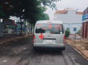 Xe Toyota Hiace 2008, màu bạc