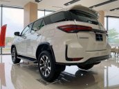 Bán xe Toyota Fortuner năm sản xuất 2021, màu trắng