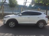 Bán xe Hyundai Tucson đời 2020, màu trắng, nhập khẩu nguyên chiếc xe gia đình