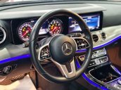 Bán Mercedes E180 đời 2019, màu đỏ