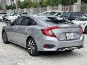 Bán nhanh chiếc Honda Civic 1.8E sx 2018