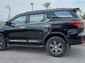 Cần bán lại xe Toyota Fortuner năm sản xuất 2017, màu đen  