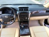 Bán Toyota Camry 2.0E sản xuất 2016, 720 triệu