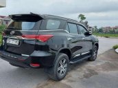 Cần bán lại xe Toyota Fortuner năm sản xuất 2017, màu đen  