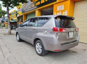 Bán Toyota Innova 2.0E MT đời 2020, màu xám xe gia đình giá cạnh tranh