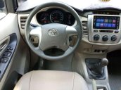 Cần bán xe Toyota Innova 2.0E sản xuất 2016, màu ghi vàng