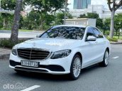 Cần bán Mercedes C200 sản xuất 2021, màu trắng