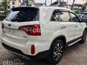 Xe Kia Sorento 2.2 CRDI 2020, màu trắng còn mới, 895tr