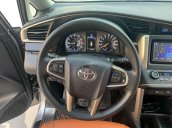 Cần bán lại xe Toyota Innova 2.0G đời 2018, màu xám chính chủ, 688tr