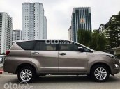 Bán ô tô Toyota Innova 2.0E đời 2017, màu xám còn mới, giá 538tr