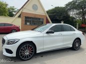 Bán xe Mercedes C300 sản xuất 2017, màu trắng chính chủ