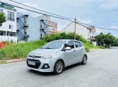 Bán ô tô Hyundai Grand i10 đời 2015, màu bạc còn mới