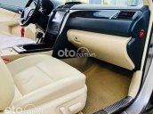 Cần bán lại xe Toyota Camry 2.0E sản xuất năm 2015, màu ghi vàng