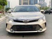 Cần bán lại xe Toyota Camry 2.0E sản xuất năm 2015, màu ghi vàng