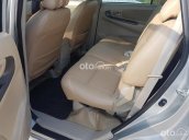 Cần bán gấp Toyota Innova 2.0E đời 2014, màu bạc