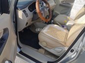 Cần bán gấp Toyota Innova 2.0E đời 2014, màu bạc