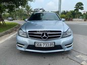 Bán Mercedes C200 năm sản xuất 2014, màu bạc