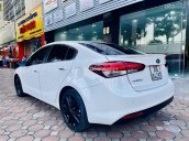 Cần bán gấp Kia Cerato 1.6AT đời 2016, màu trắng