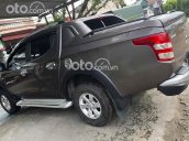 Cần bán xe Mitsubishi Triton 4x2 MT đời 2019, màu đen