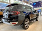 Ford Everest giảm sâu sau dịch