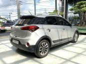 Cần bán xe Hyundai i20 Active sản xuất năm 2015, màu bạc, nhập khẩu nguyên chiếc