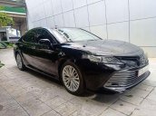 Cần bán Toyota Camry 2.5Q sản xuất 2020, màu đen, nhập khẩu nguyên chiếc