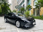 Bán Toyota Camry 2.5Q sản xuất 2021, màu đen, nhập khẩu số tự động