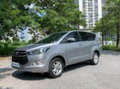 Cần bán xe Toyota Innova 2.0E năm 2017, màu bạc, giá 510tr