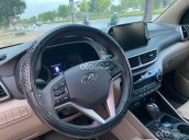 Cần bán xe Hyundai Tucson 2.0 sản xuất năm 2019, màu đỏ  