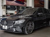 Bán Mercedes C300 AMG đời 2019, màu đen