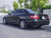 Cần bán Mercedes E300 đời 2010, màu đen, giá tốt